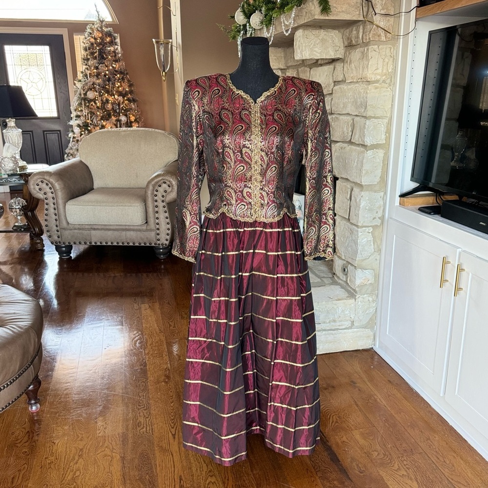 Vintage Joan‎ Leslie Burgundy and Gold Christmas Gown